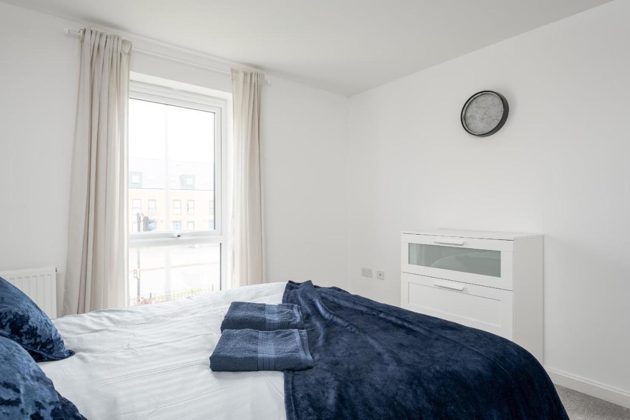 Two Bedroom Apartment - Milton Keynes By Aryas Properties Broughton  Exteriör bild